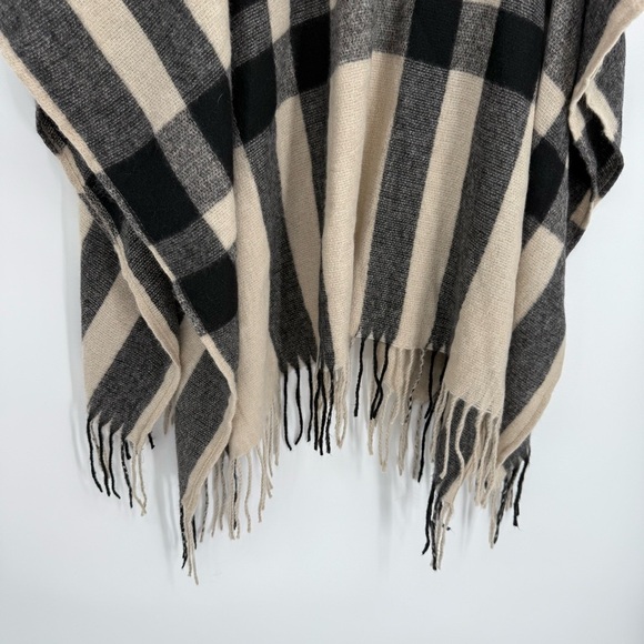 NEW Banana Republic Women Wrap Cardigan Poncho OS Tan Black Fringe Trim - Picture 11 of 12